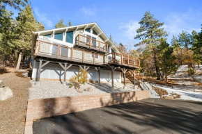 Moonridge Chalet - Newly Built, Hot Tub, Foosball, Fire Pit Big Bear Lake